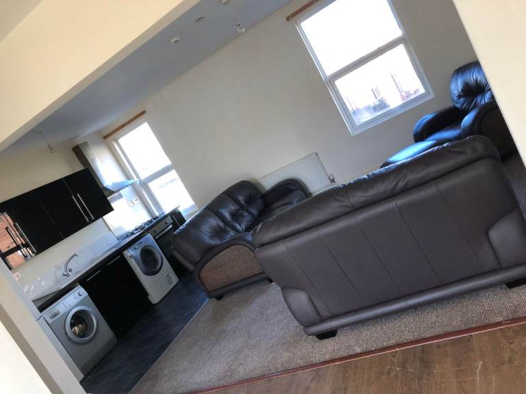 3 bedroom flat in Sherwood Nottingham NG5, GREAT LOCTION 