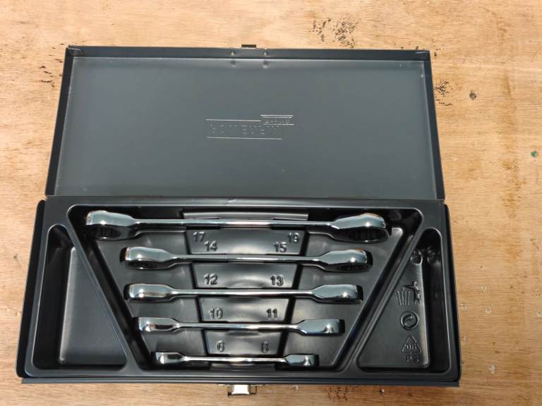 Boxed Ratchet spanner set unused