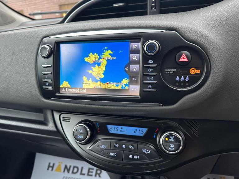 2017 Toyota Yaris 1.5 VVT-h Icon E-CVT Euro 6 (s/s) 5dr HATCHBACK Petrol/Electric Hybrid Automatic