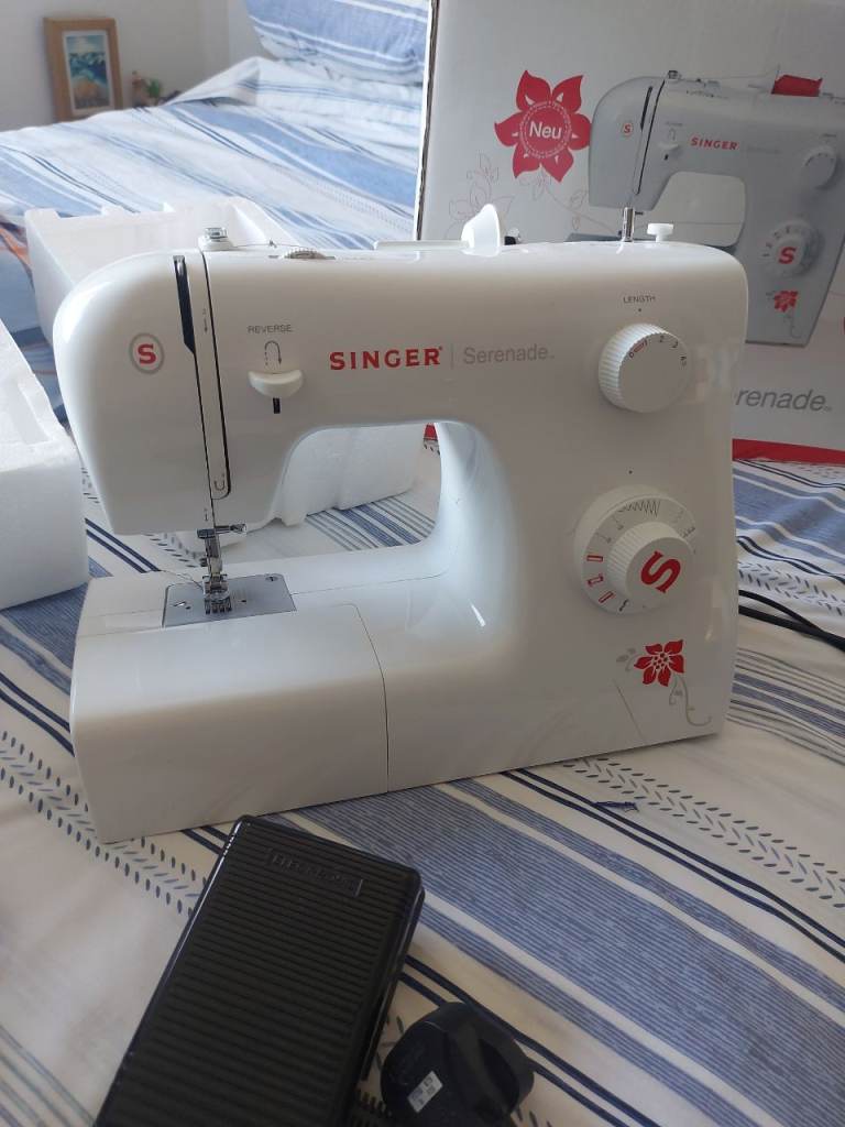 Singer Serenade Sewing Machine - As Good As New
