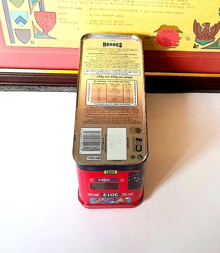 COLLECTABLE LIDDED TIN - 2012 LONDON OLYMPIC - CADBURY HEROES BUS 18 x 10 cm GOOD