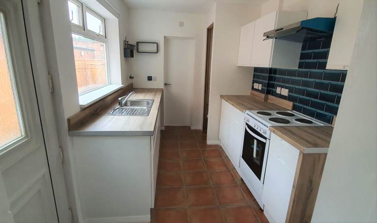 Modern 1-Bed Ground Floor Flat with Patio & Shed – Newark NG24