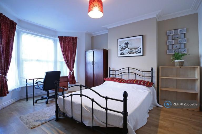 5 bedroom house in Burgess Rd, Southampton, SO16 (5 bed) (#2856209)