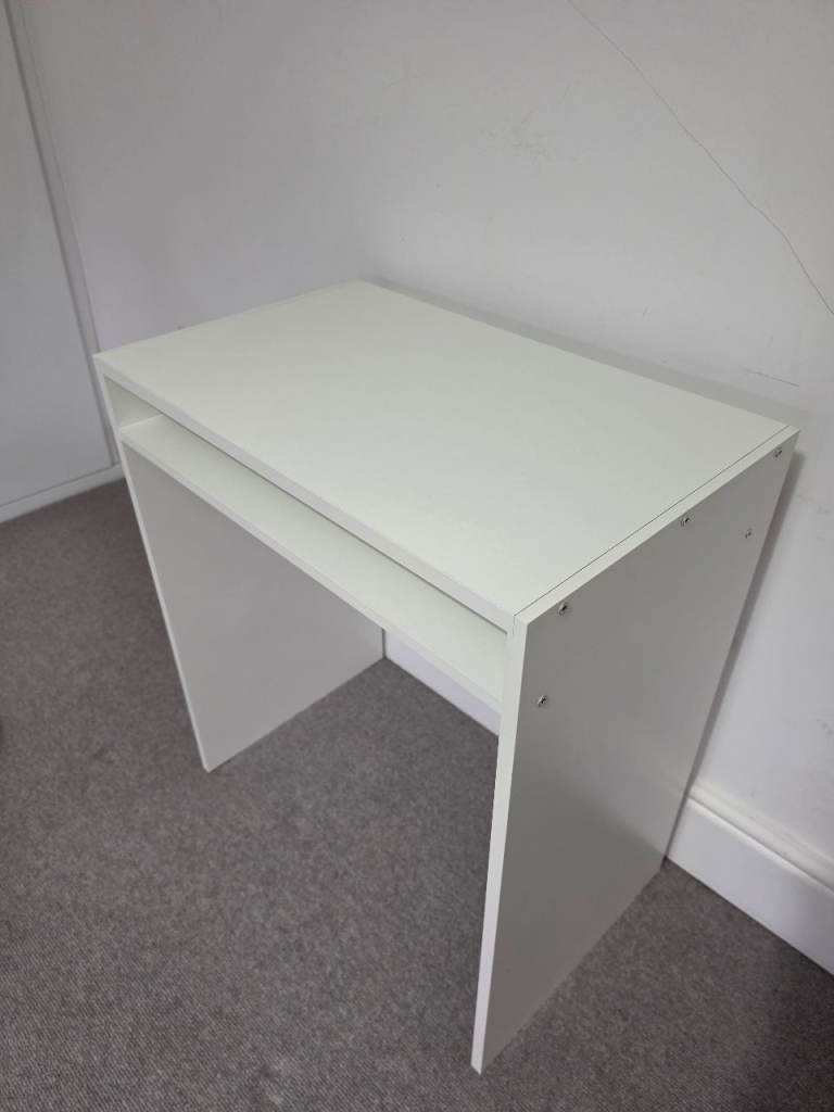 FREe White Wooden Desk