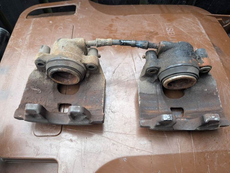 Audi A4 b8 2.0 TDI front calipers 