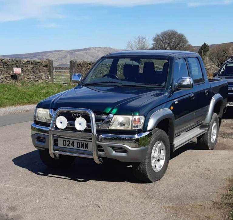 Toyota Hilux VX Crew Cab 