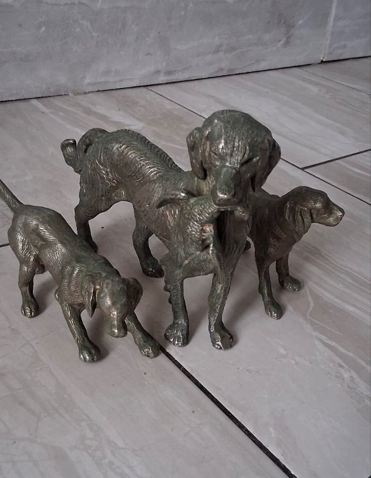 Cast metal hunting dogs/ 3 decorative figures 