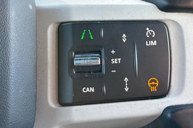 2024 Land Rover Defender 110 3.0 D300 X-Dynamic SE 5dr SUV DIESEL Automatic