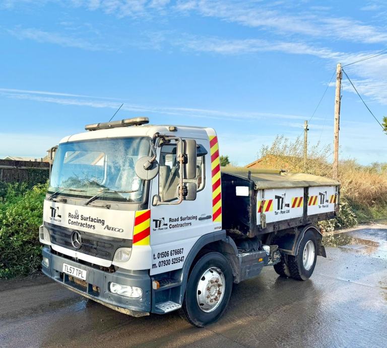 2007 MERCEDES ATEGO 1318 TIPPER TARMAC 3X CHUTES 13TON MANUAL GEARS 178,000 MILE