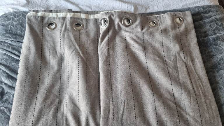Pair of 90x90 Grey Eyelet Curtains