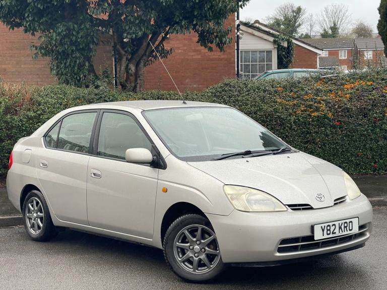 TOYOTA PRIUS 1.5 PETROL HYBRID**£35 TAX + ULEZ / CAZ COMP + GENUINE LOW MILES!**