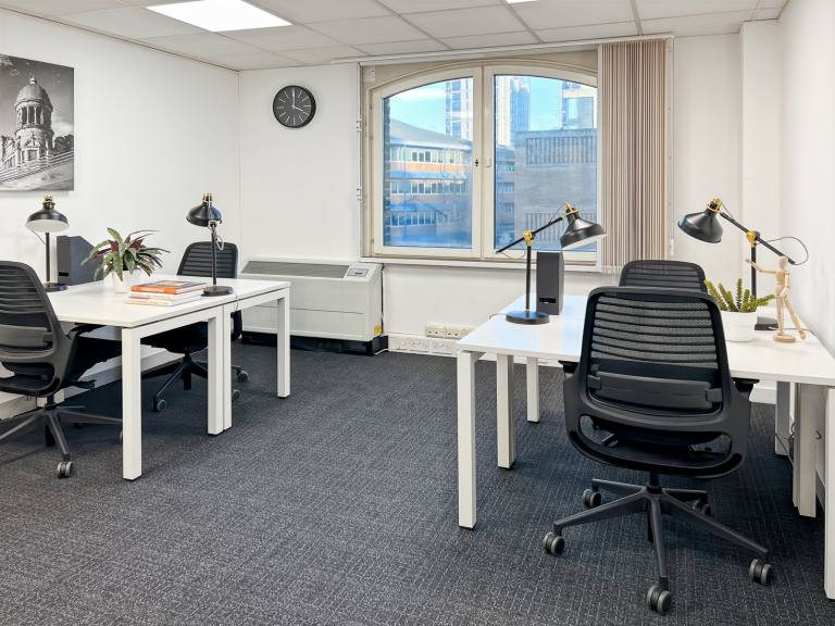London - SE1 7TL \ Office Space for Teams with 5 Workstations