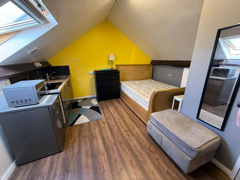 STUDIO LOFT TO RENT (ALL INCLUSIVE) IG2- £1200