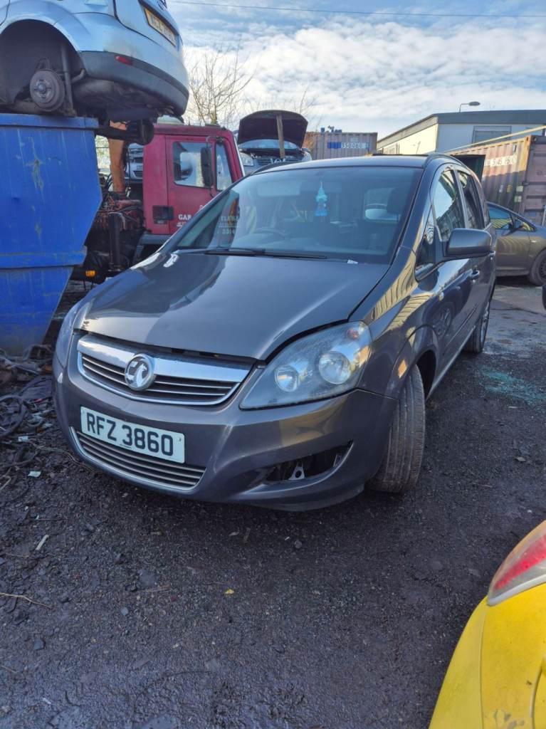 2014 VAUXHALL ZAFIRA 1.6 16V PETROL BREAKING FOR PARTS