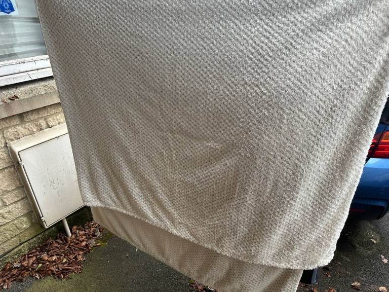 Throw blanket 250cmx220cm used Through blanket Habitat