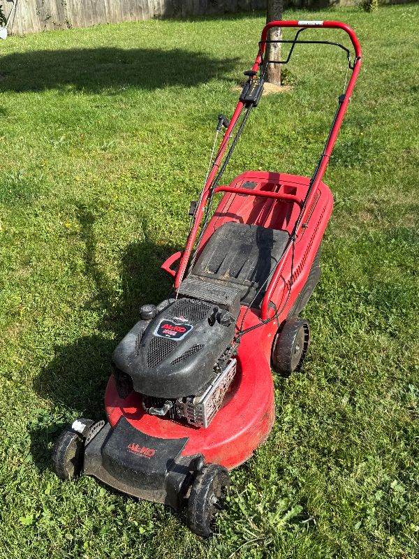 Briggs & Stratton powered mower -- spares or repair