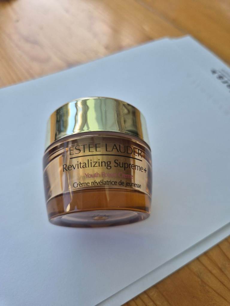 Estee Lauder Revitalizing Supreme 