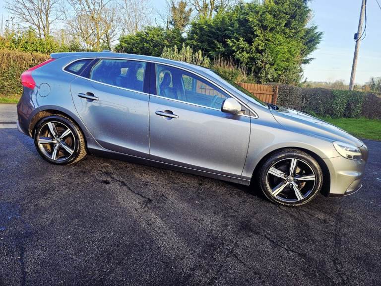 2016 VOLVO V40 R-DESIGN T2 2.0 TURBO