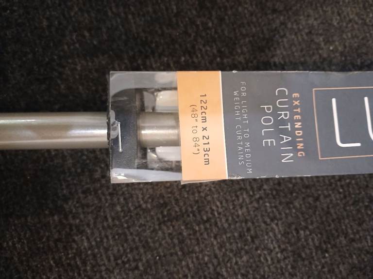 Curtain pole 