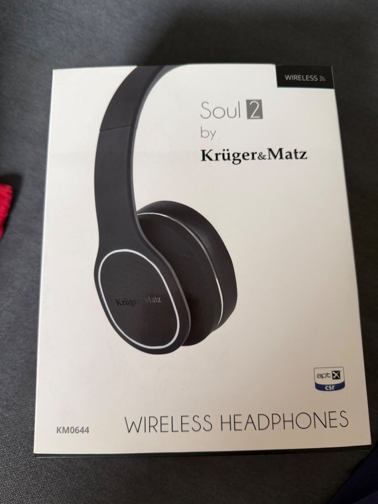 Headphones - wireless & wired - full box 