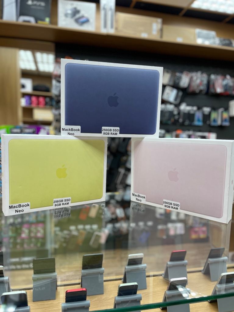 MacBook Neo 256gb SSD 8gb RAM Brand new 