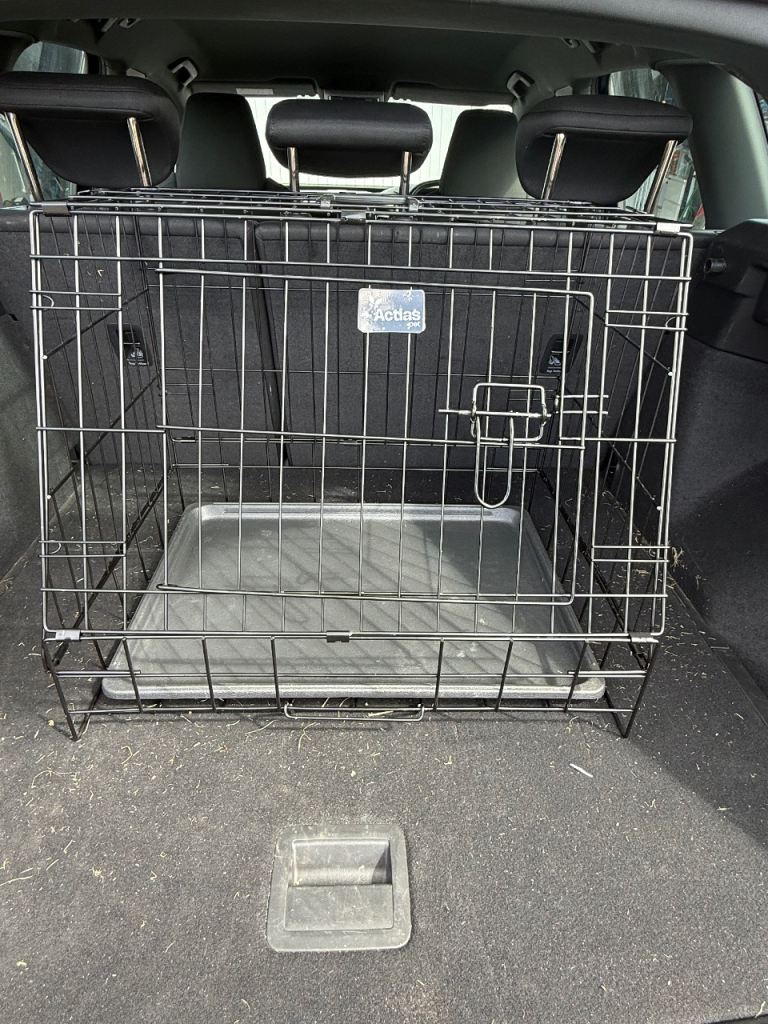 Dog Cage for Car - sloping