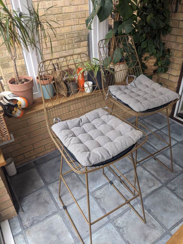 2 Bar Stall for sale 