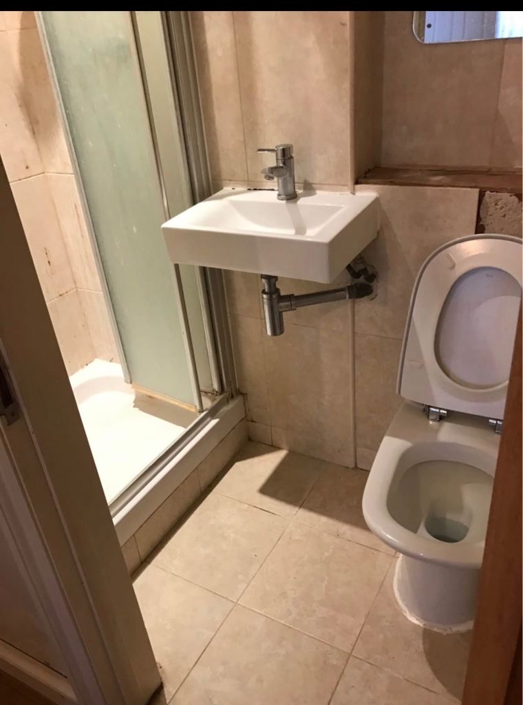 Fully Private Bedsit for Single Professionals