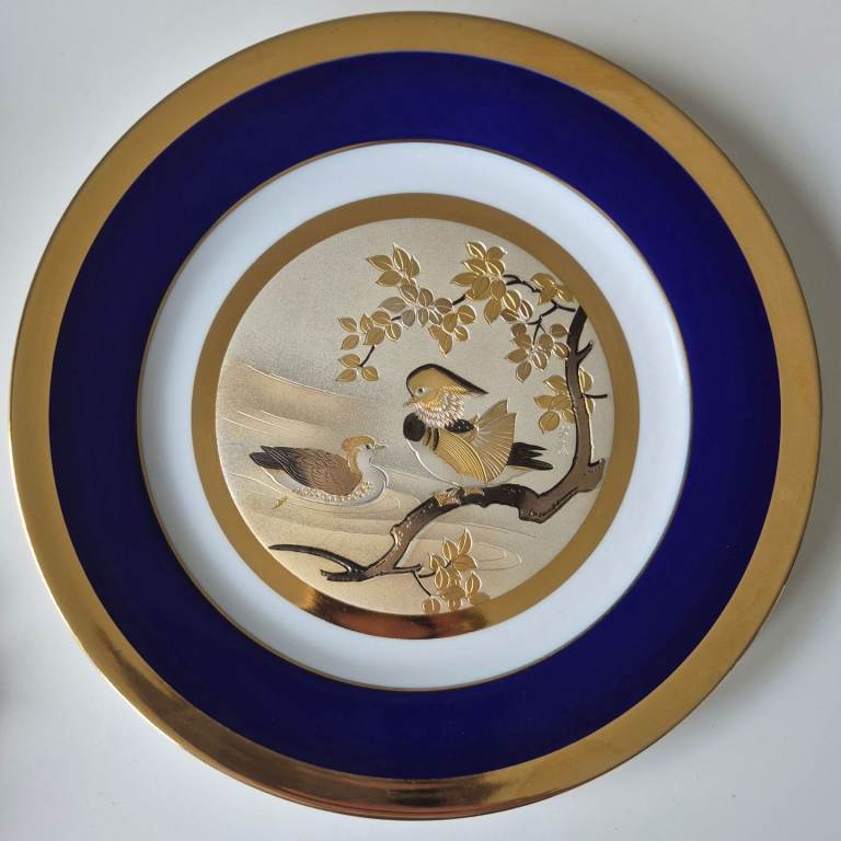 Vintage Japanese Art of Chokin decorative plate, edged in 24k gold and featuring mandarin ducks