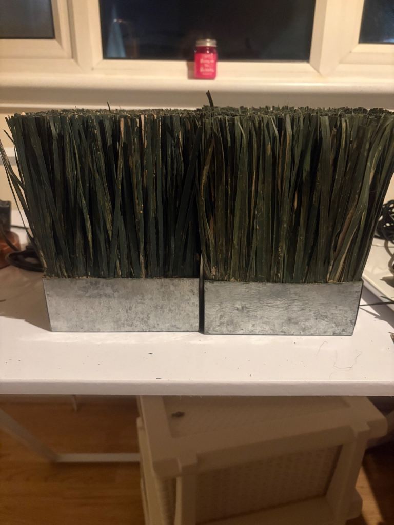 Artificial potted plants 