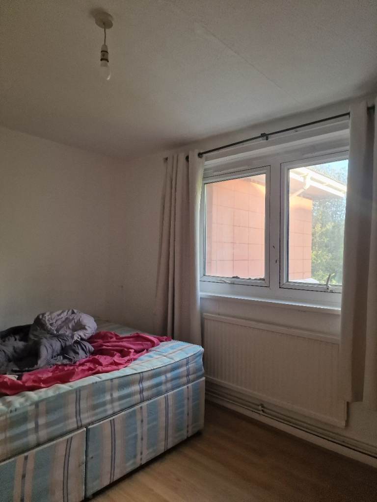  2 Room available ( E3 4LU) 