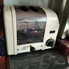 Vintage Dualit Two Slice Toaster, original UK hand-made 'A2 Bread' Model (1980s) 