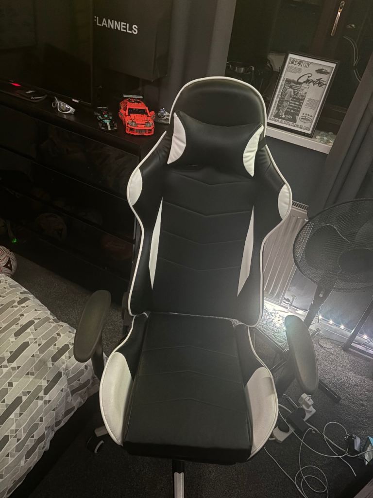Gaming chair 