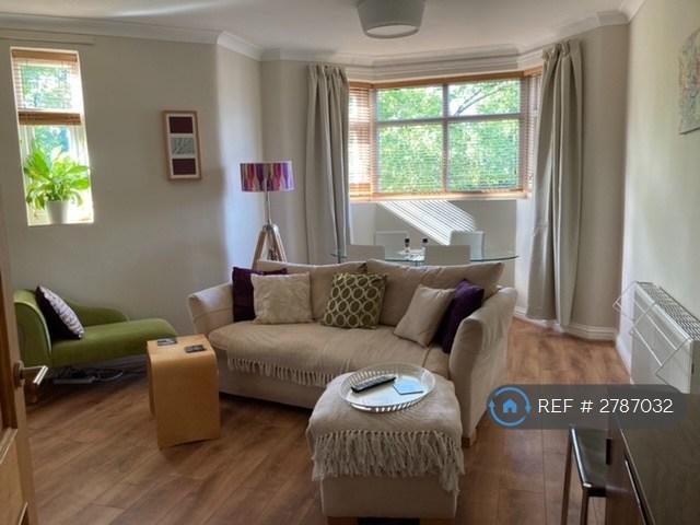 3 bedroom flat in Wilmslow Road, Manchester, M20 (3 bed) (#2787032)
