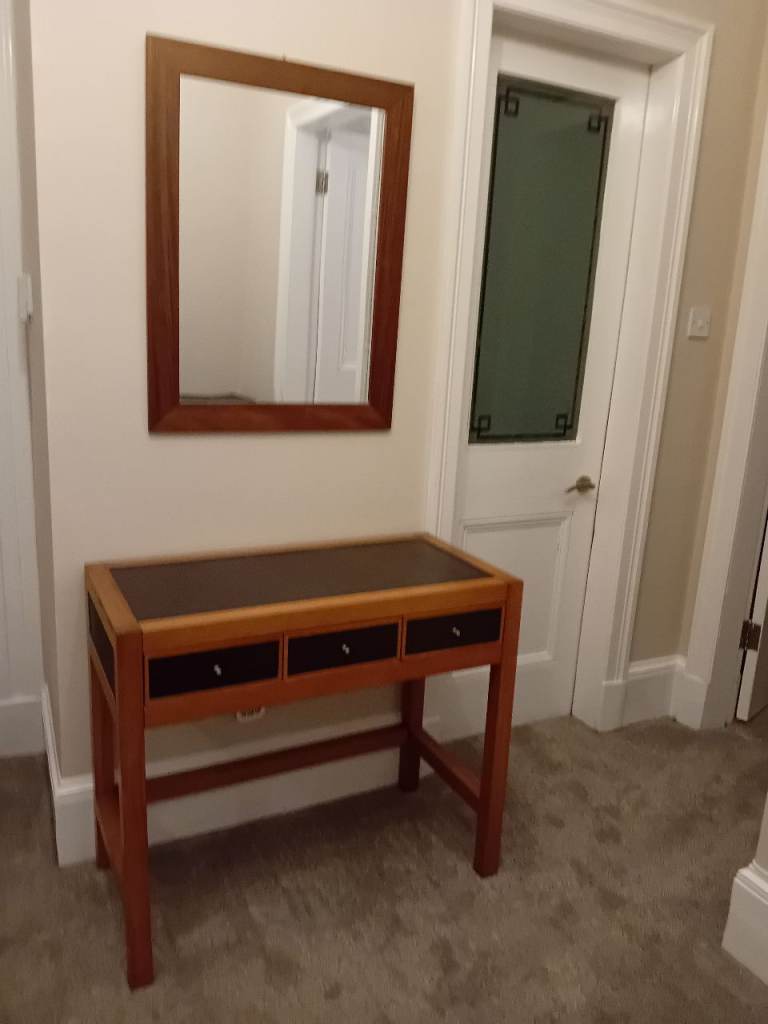 Consul table and mirror
