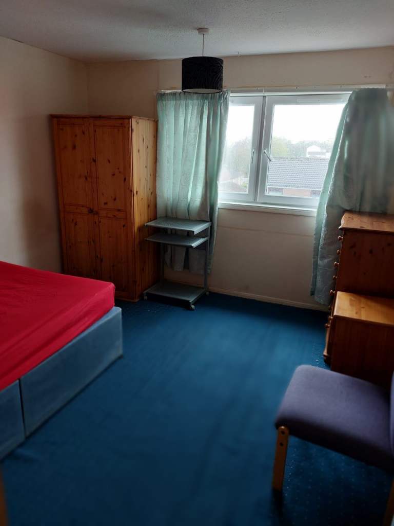 Double room in Bridge of Don Aberdeen furnished quiet house all bills included  free WIFI £95 P/W