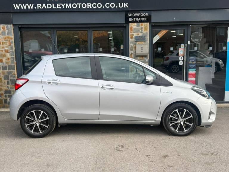 2018 Toyota Yaris 1.5 VVT-h Icon Tech Hatchback 5dr Petrol Hybrid E-CVT Euro 6 (s/s) (100 ps) Hat...