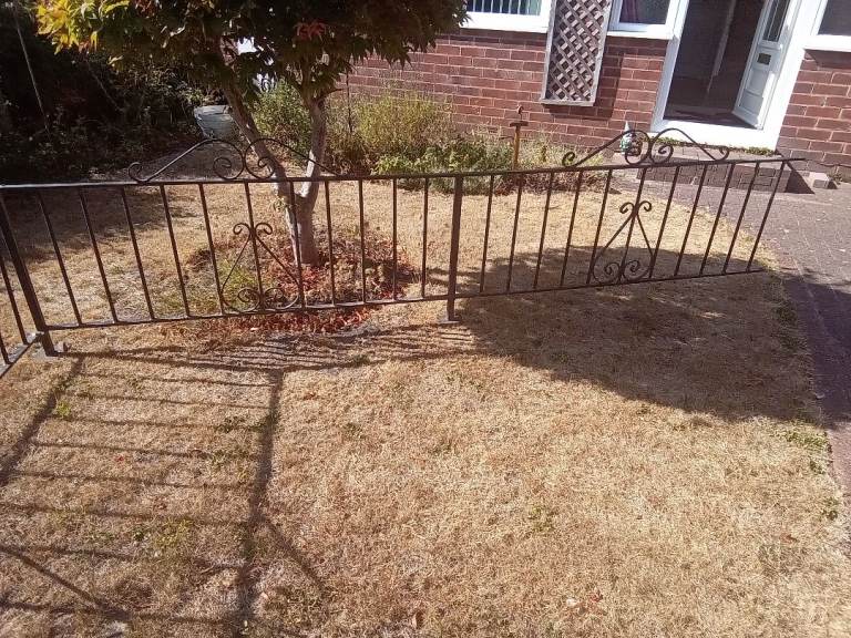 Galvanised Iron Garden Railings– Good Condition