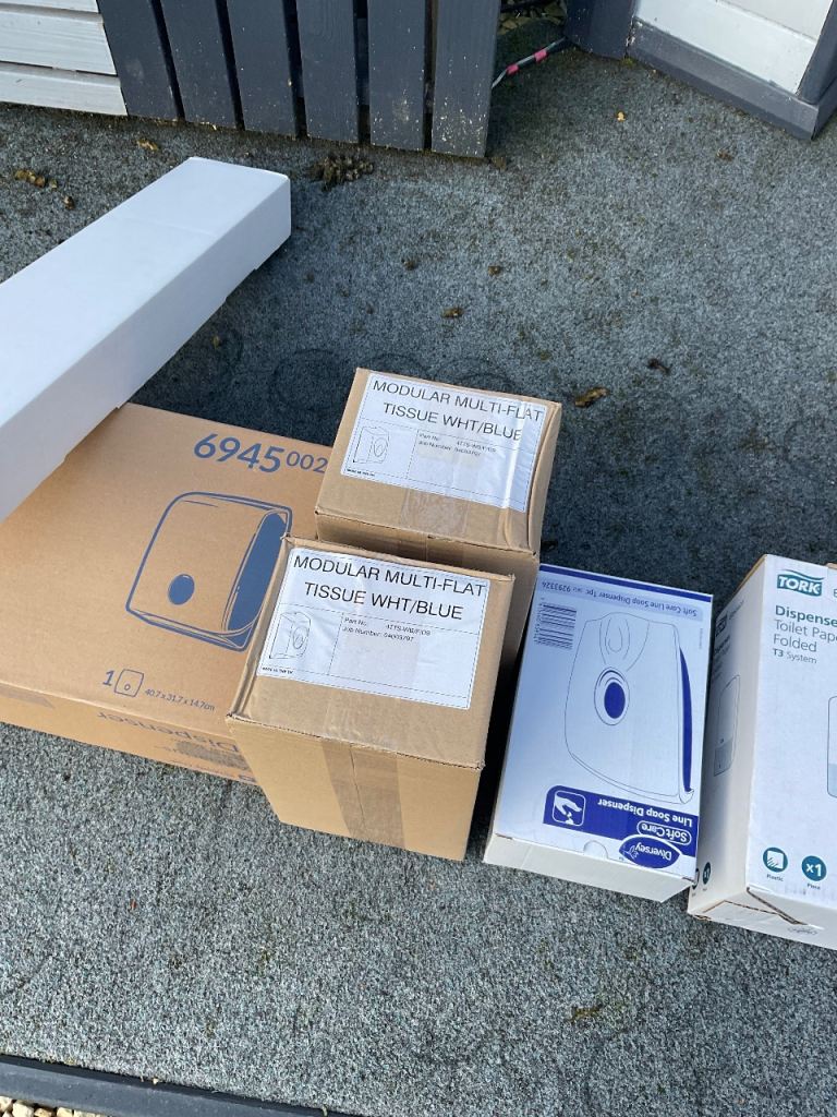 Tork Elevation Toilet Paper Dispenser and Tissue Refills – NEW