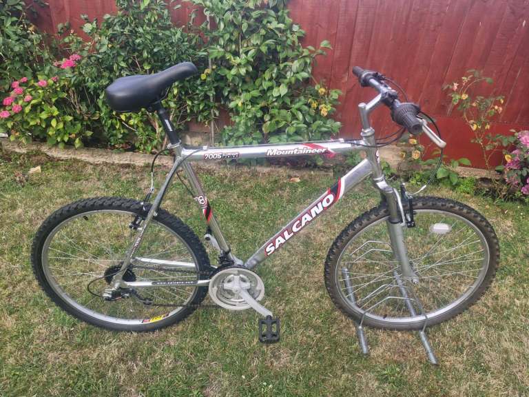  MENS GENTS ADULTS SALCANO 26 INCH WHEELS 23 INCH FRAME 18 SPEED BIKE BICYCLE