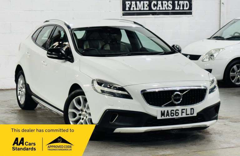 2016 Volvo V40 T3 [152] Cross Country Pro 5dr Geartronic HATCHBACK PETROL Automatic