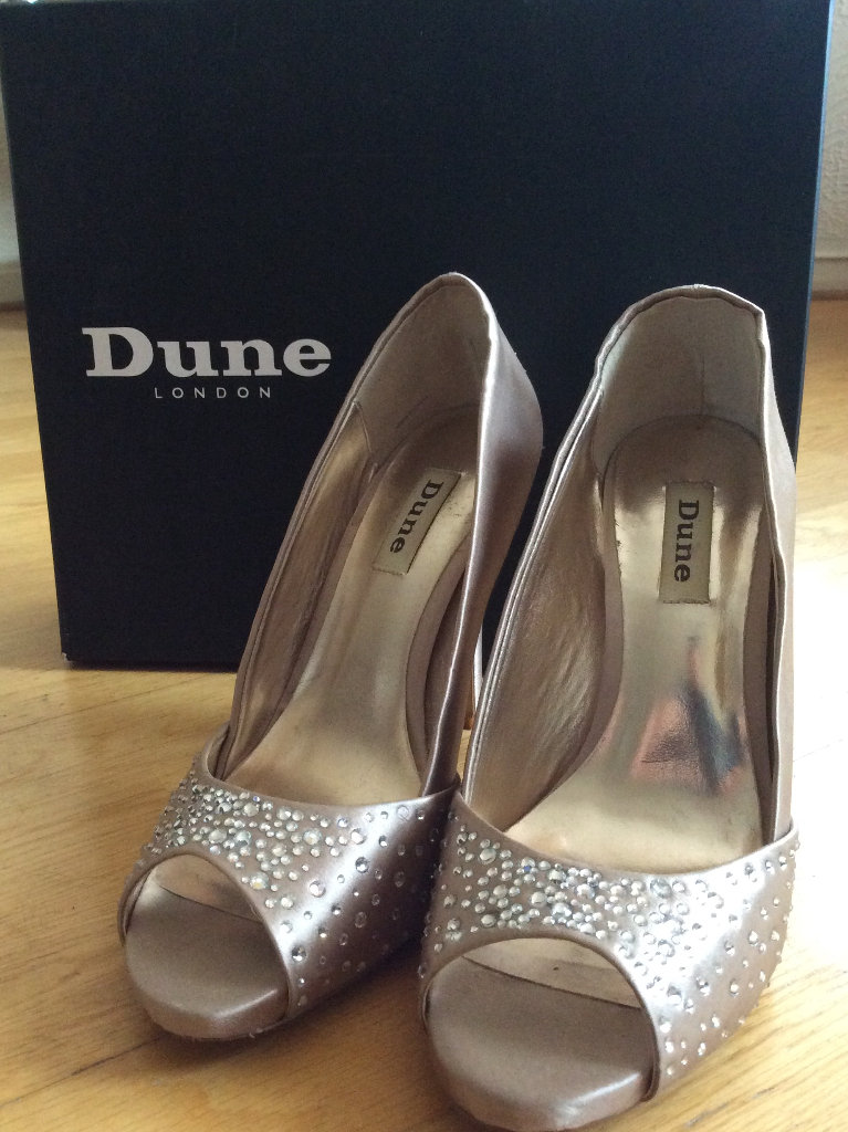LIKE NEW STUNNING DUNE CHAMPAGNE SATIN JEWELLED STILETTO HEELS (Wedding Prom Glamour - UK 6)