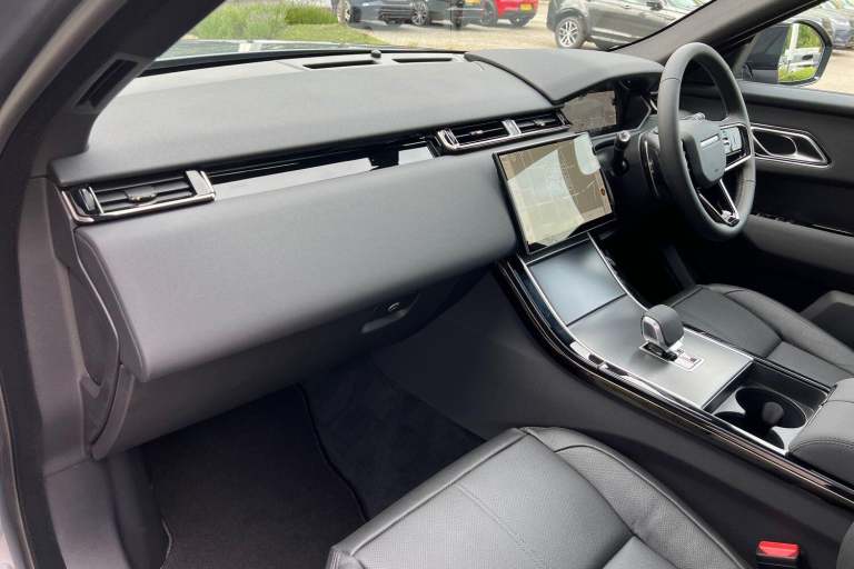2025 Land Rover Range Rover Velar 2.0 D200 MHEV Dynamic SE SUV 5dr Diesel Auto 4WD Euro 6 (s/s) (...