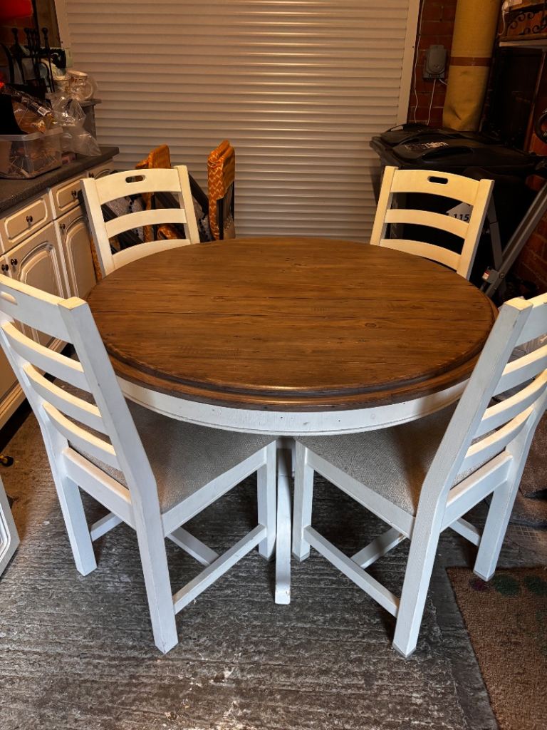 £150!! BARGAIN!! Barker & Stonehouse dining table and 4 chairs 