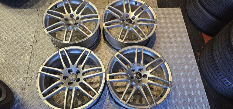 Audi Genuine 18 alloy wheels PCD 5 x 100