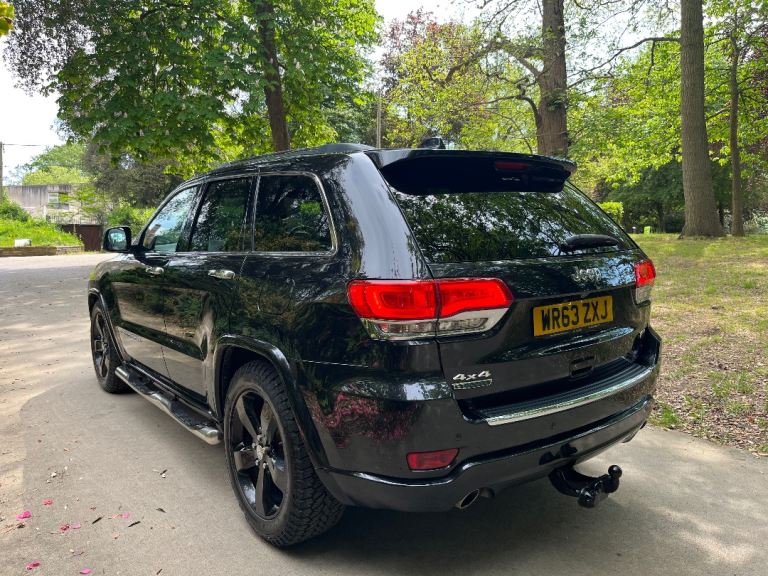 Jeep Grand Cherokee Overland / top spec / SUV / Automatic / 4X4 / tow bar / New MOT / pan roof