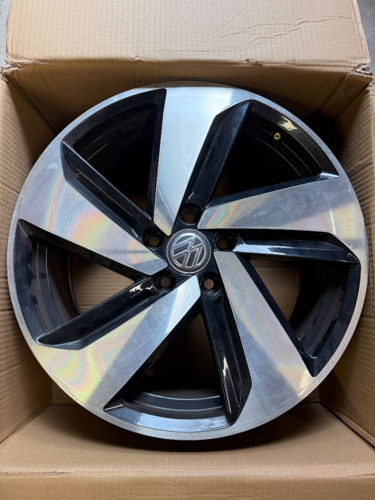 VW 18” Milton alloy wheels
