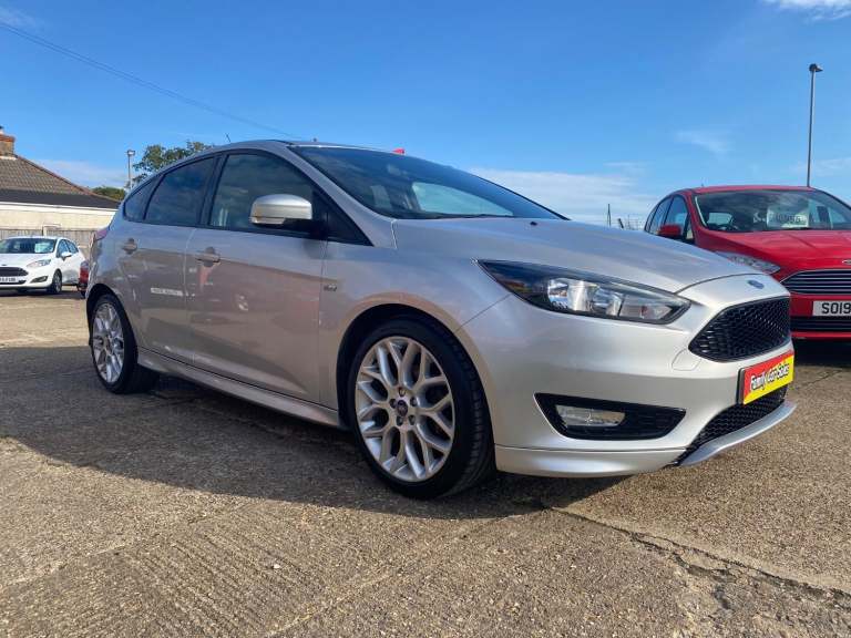 FORD FOCUS 1.5 ST-LINE DIESEL VERY GOOD CONDITION NEW CAMBELT KIT SERVICE MOT