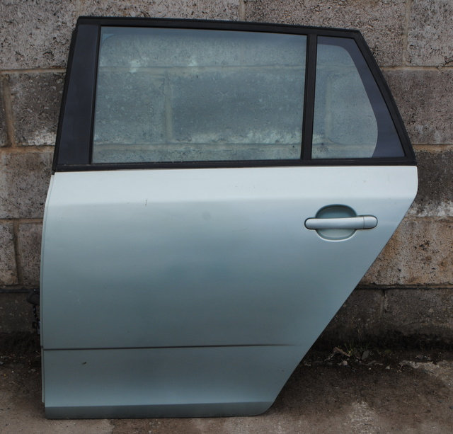 2011 SKODA FABIA MK2 REAR PASSENGER SIDE DOOR CODE 9559 GREEN