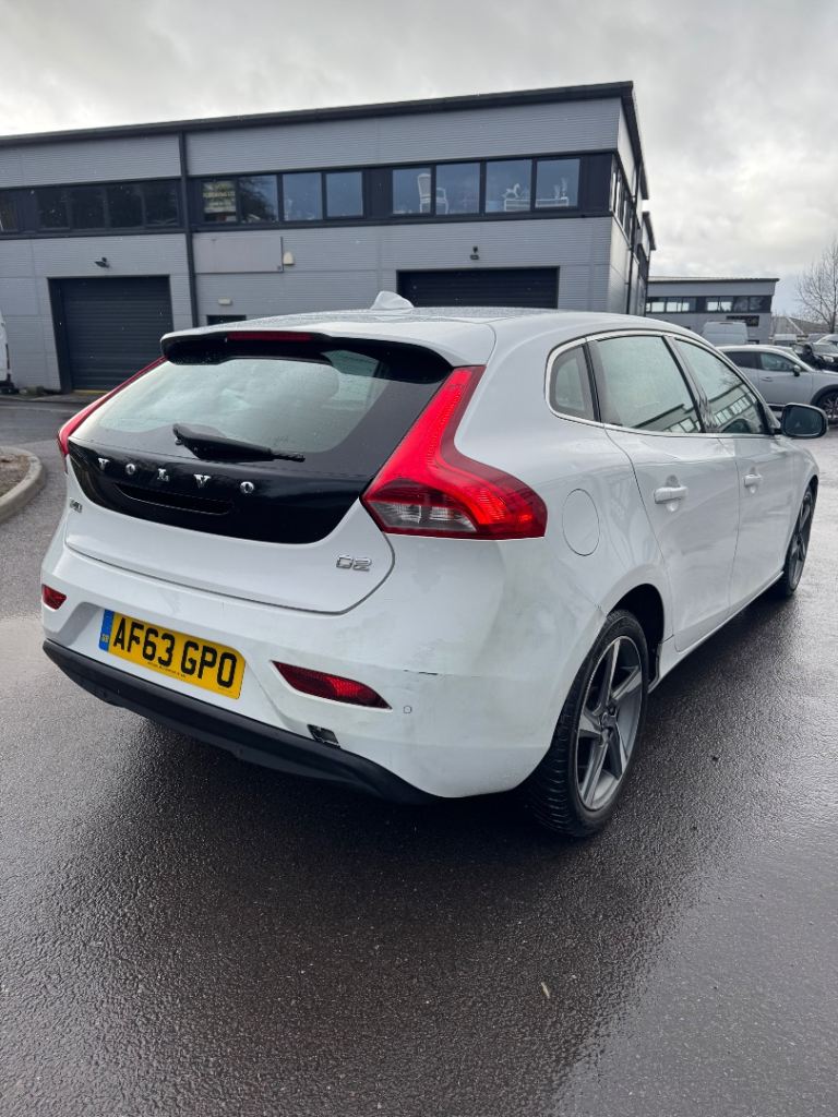 Volvo, V40, Hatchback, 2013, Manual, 1560 (cc), 5 doors